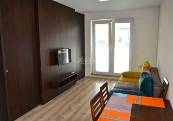 Na predaj 2-izbový apartmán v novostavbe v obci Podhájska 